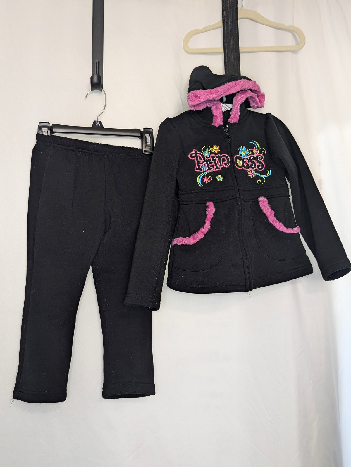 GUC 2pc microfleece set black w/hot pink fur - size Toddler - 3T