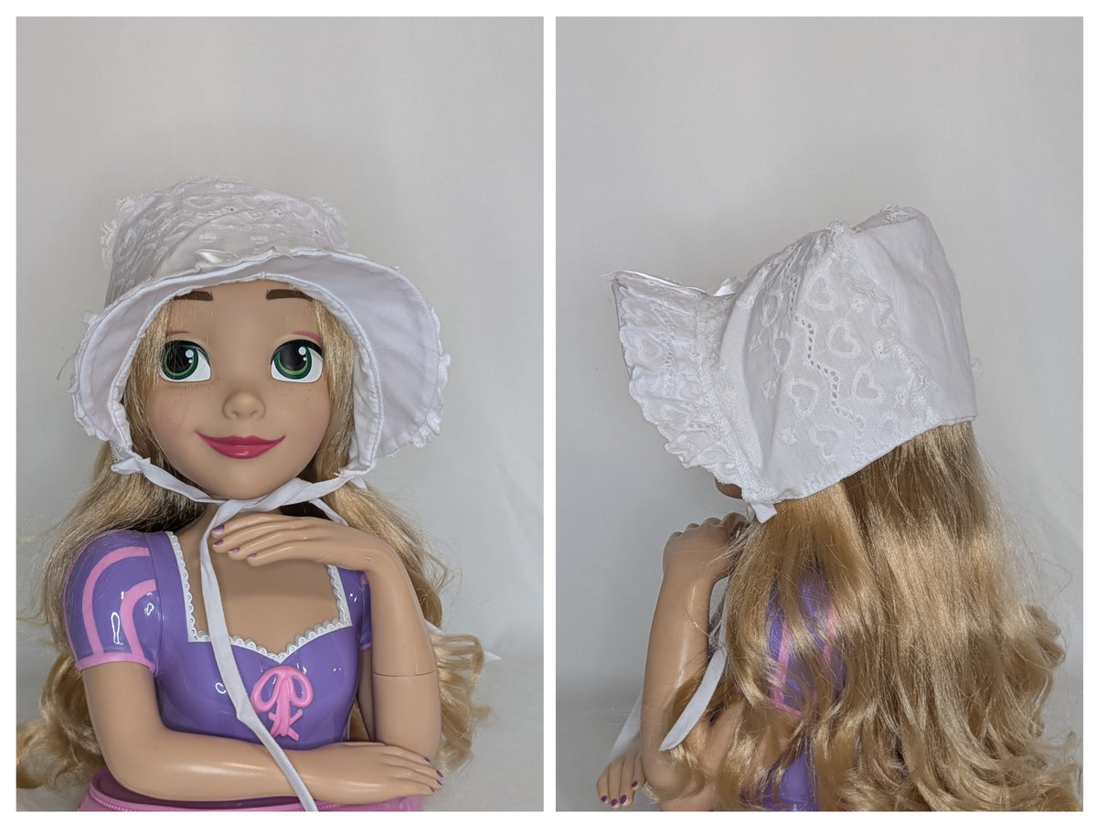 EUC White eyelet & lace bonnet, heart detail, - size Month - 0-12