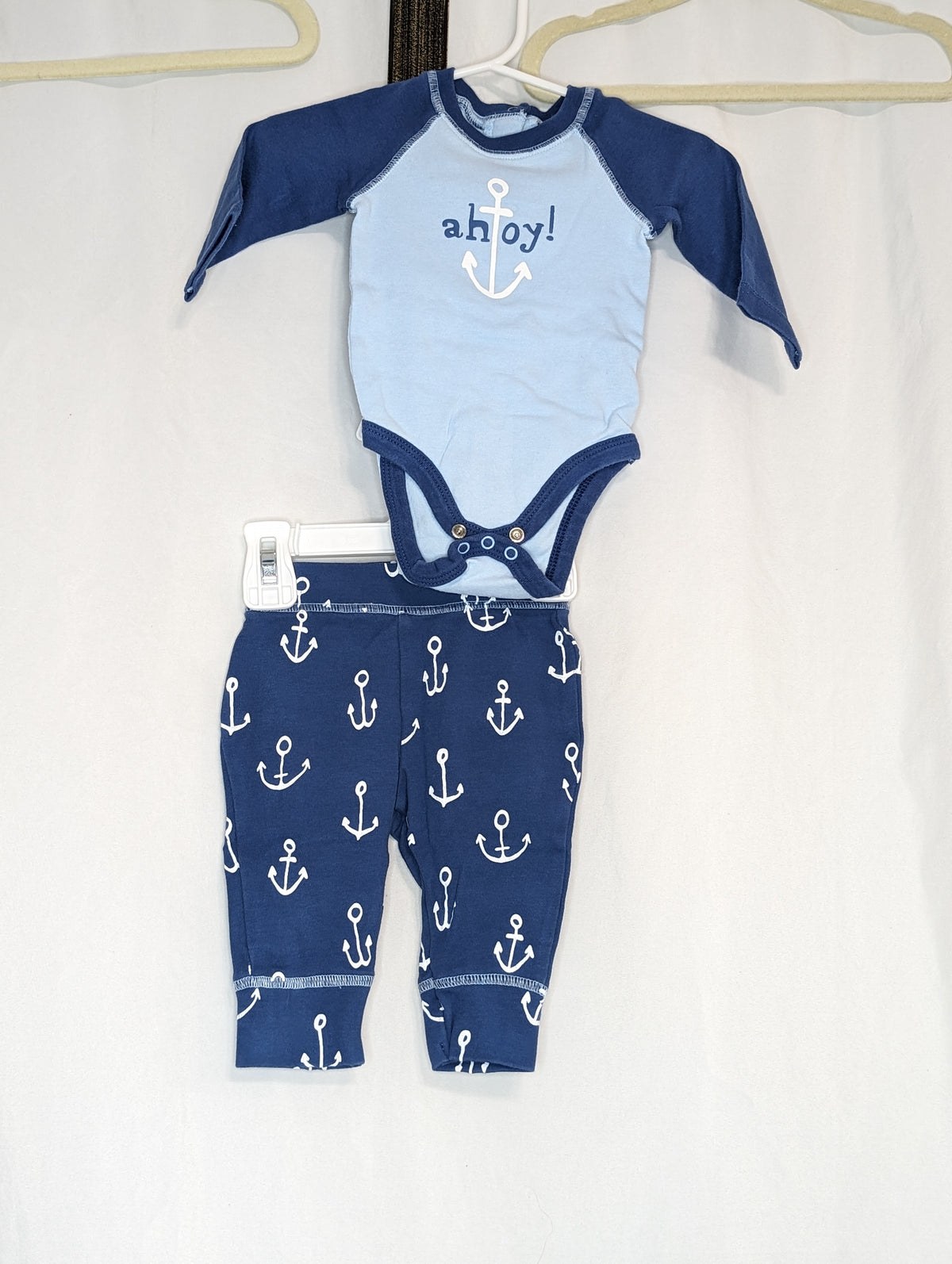 EUC 2pc l/s onesie & pants set, navy & light - size Month - 0-3 / 3M