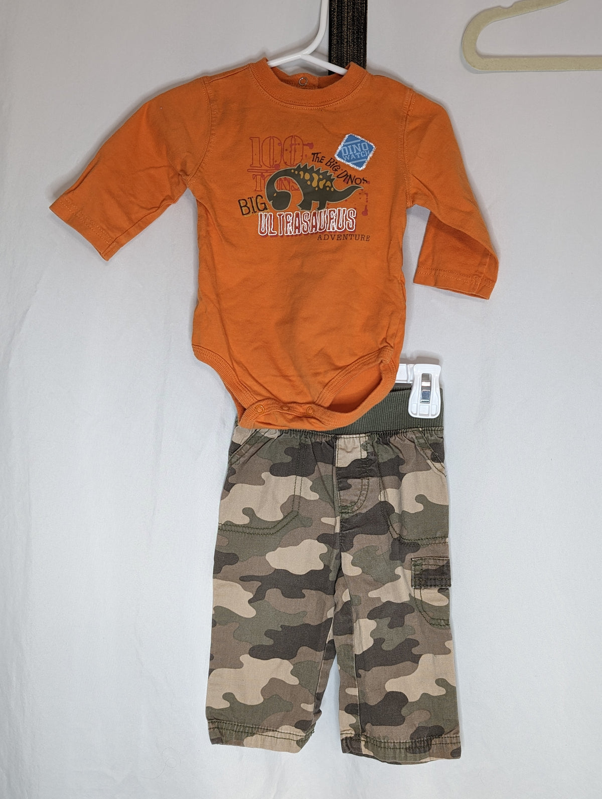 GUC 2pc, camo print pant and orange l/s onesie, - size Month - 6-9 / 9M