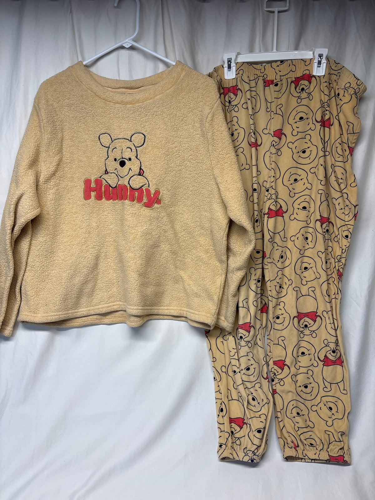 Disney Winnie The Pooh 2pc fuzzy PJ set yellow - size Women - 2X (20/22W)