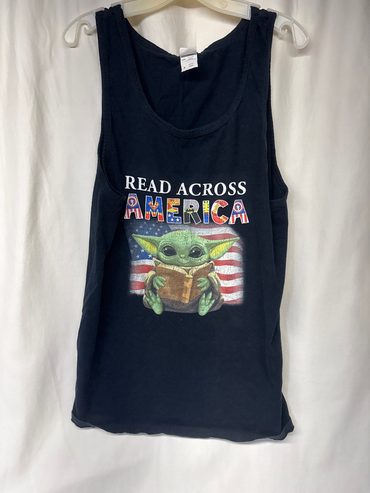 Disney Star Wars Grogu Baby Yoda black tank - size Teen/Men - S (29-31)