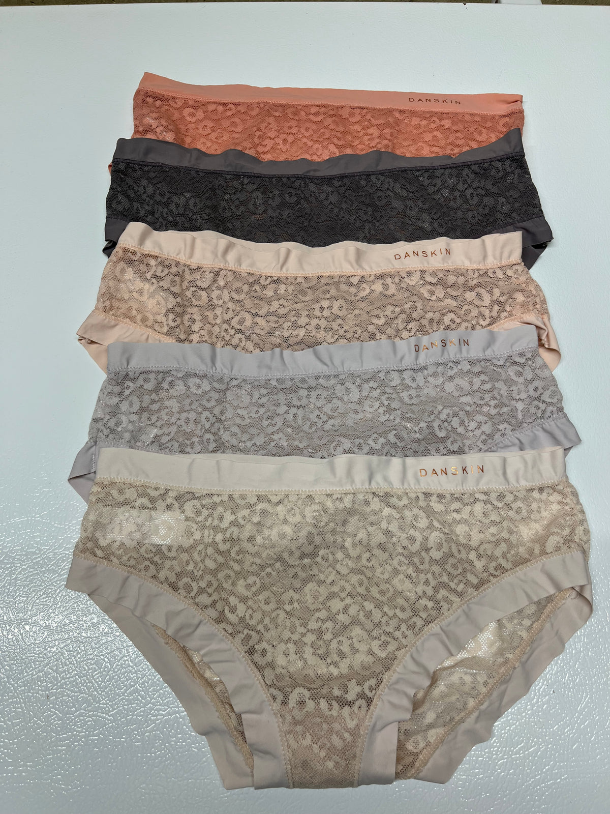 Danskin - 5 pair lace underwear - size Women - S (4/6)