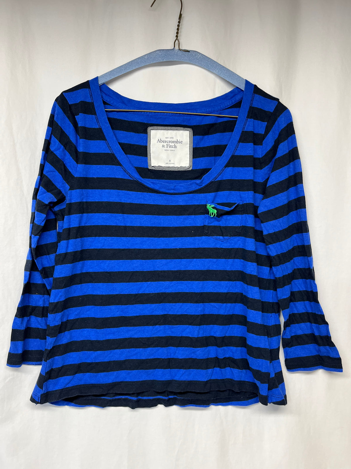 Abercrombie & Fitch blue & black stripe crop top - size Junior - M (7/9)