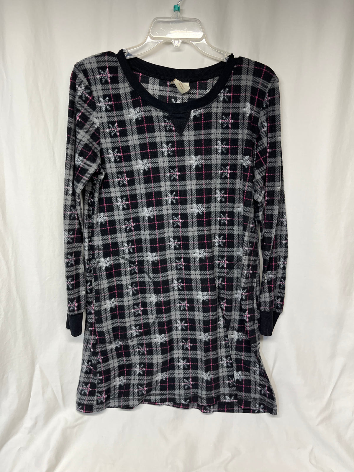 Mountains Peak black & grey plaid nightgown - size Women - M (8/10)