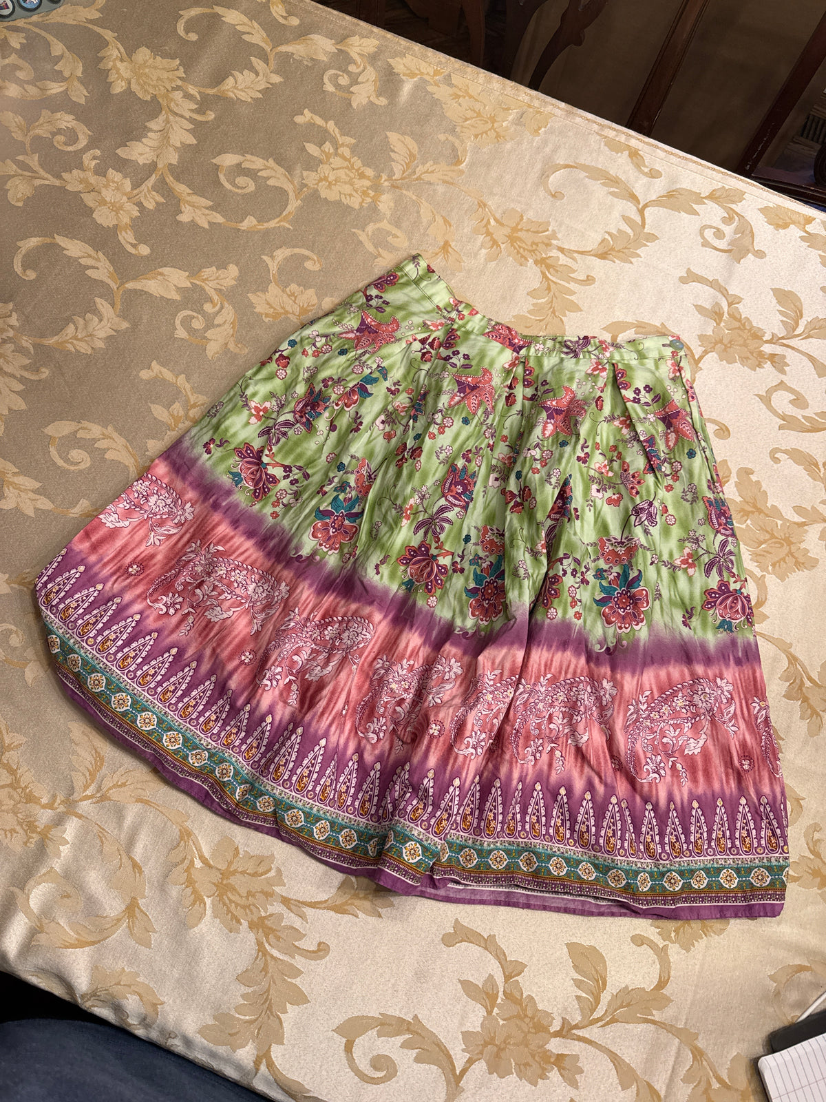 Pastel paisley pattern Floral 100% cotton EUC - size Youth - 16 (XL)