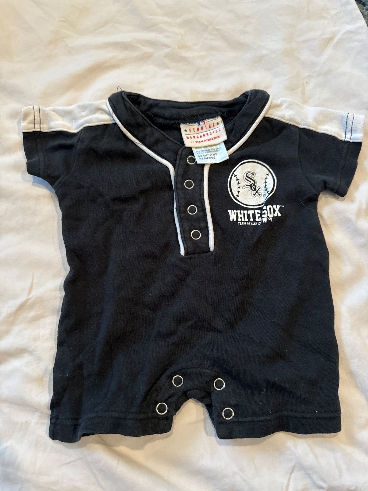 Genuine Merchandise brnd Whitesox onesie - size Month - 0-3 / 3M