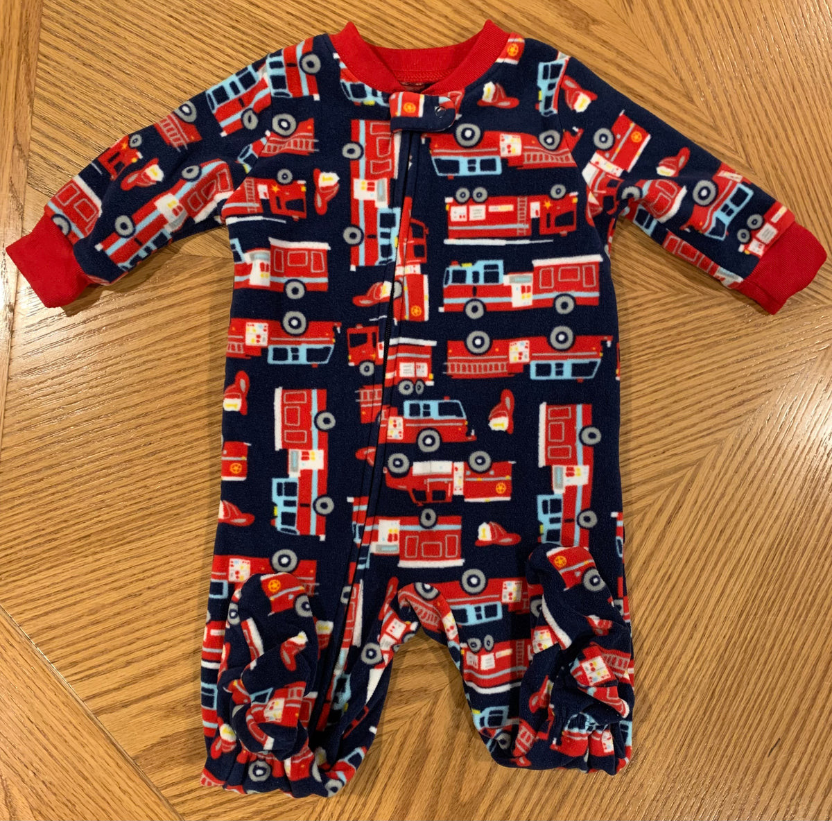 6m fire truck EUC Fireman sleep n play - size Month - 3-6 / 6M