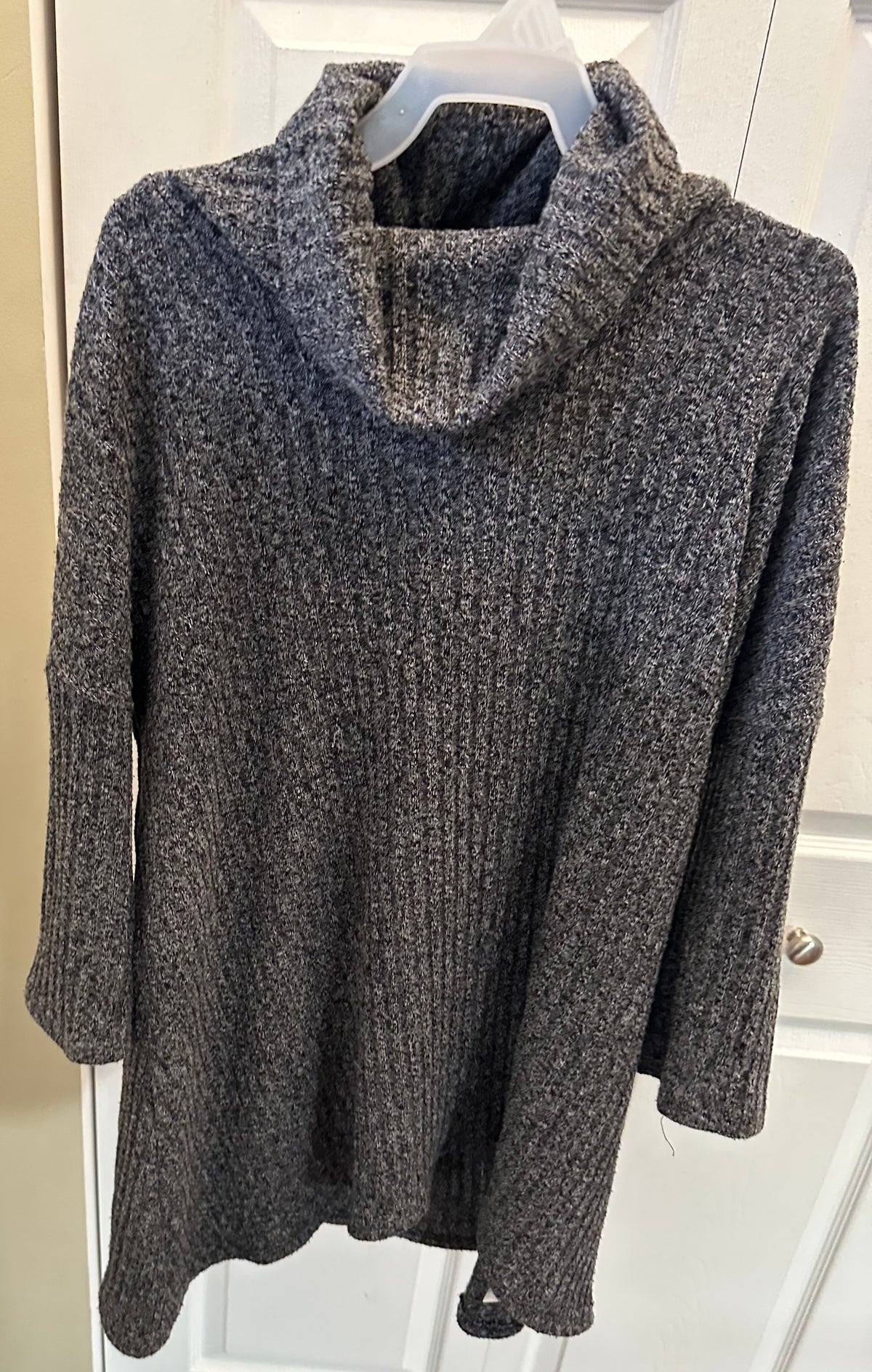 Sonoma charcoal sweater Poly rayon spandex EUC - size Women - L (12/14)