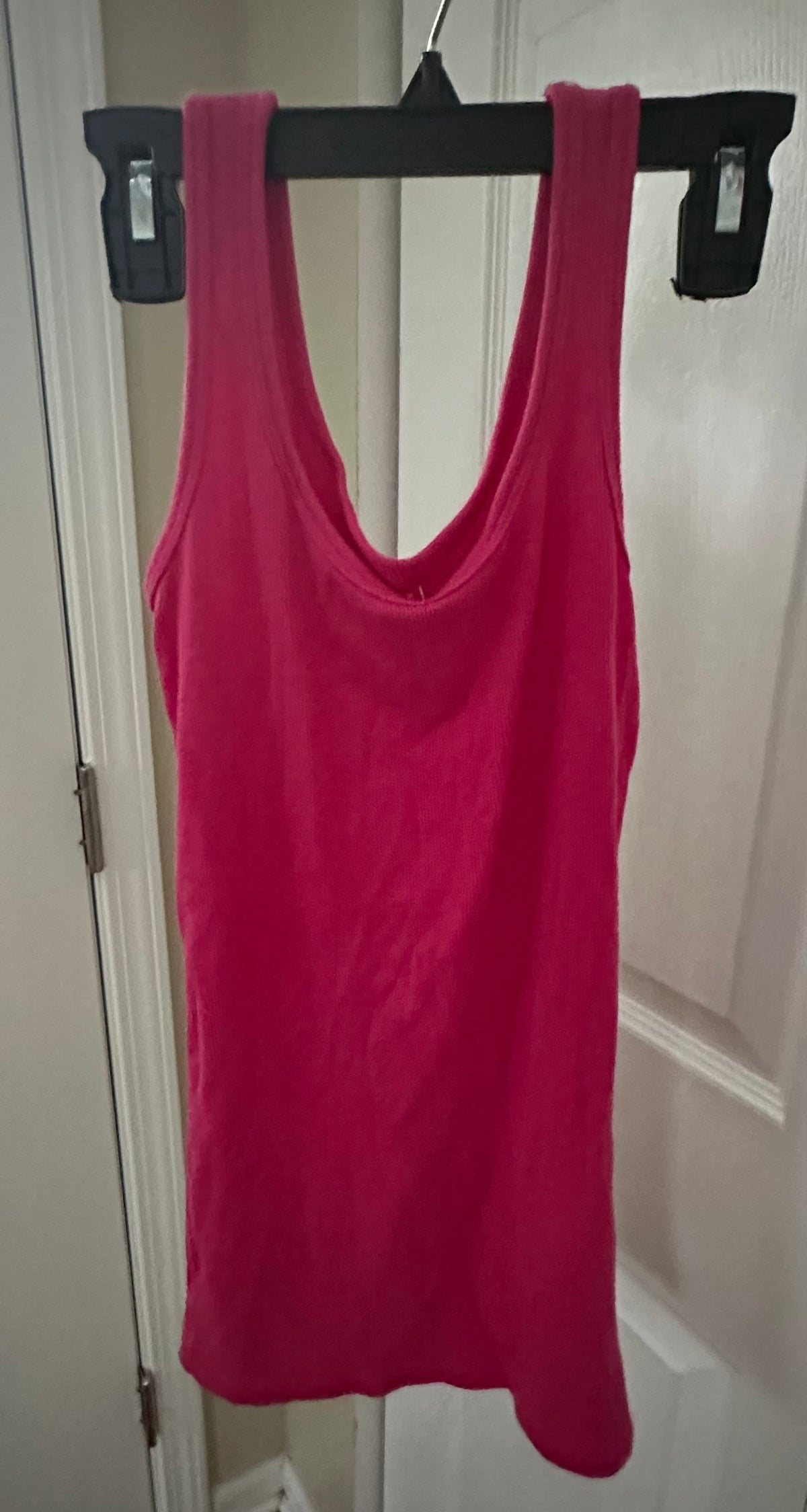 Hot pink tank top EUC Cotton/modal/spandex - size Women - XS (0/2)