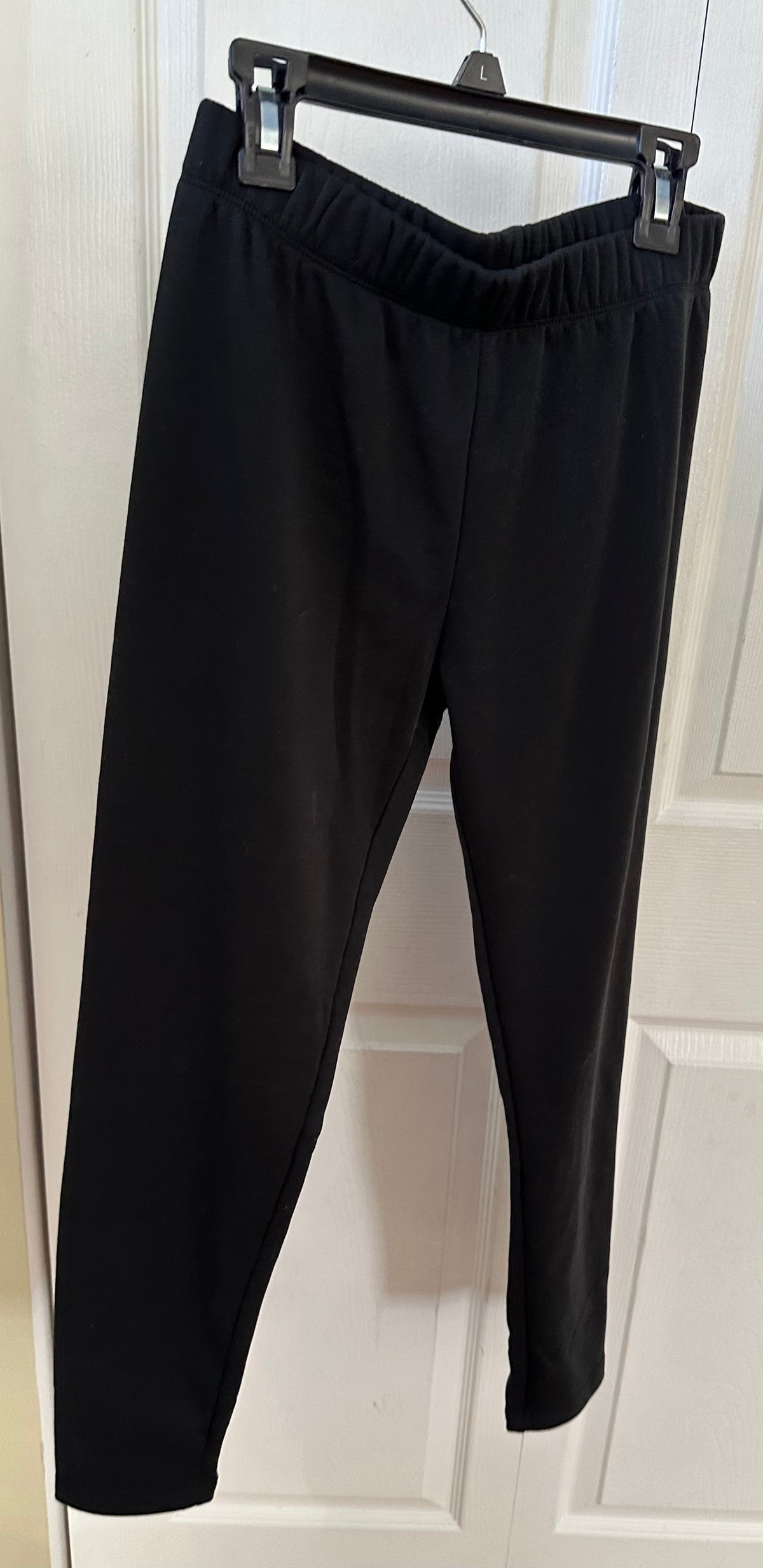 10/12 black leggings EUC Cat & Jack 95 cot 5 poly - size Youth - 10 (L)