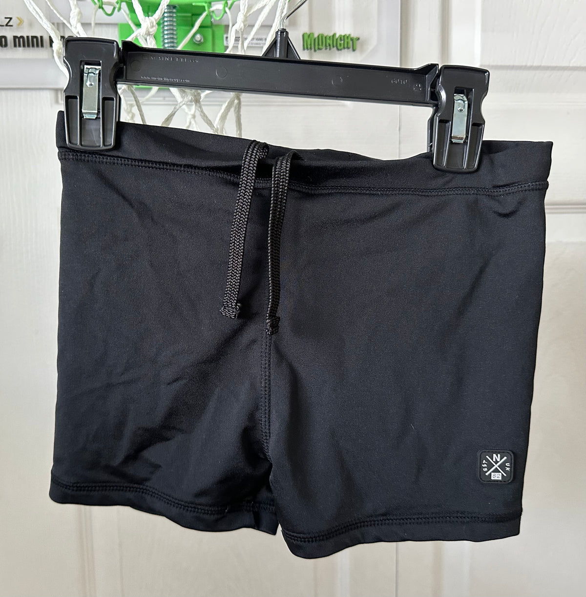 Black bike shorts EUC Fit thin 60-70 lbs - size Youth - 8 (M)