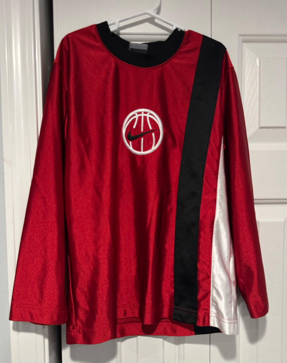 8 basketball nike shirt thicker poly VGUC - size Youth - 8 (M)