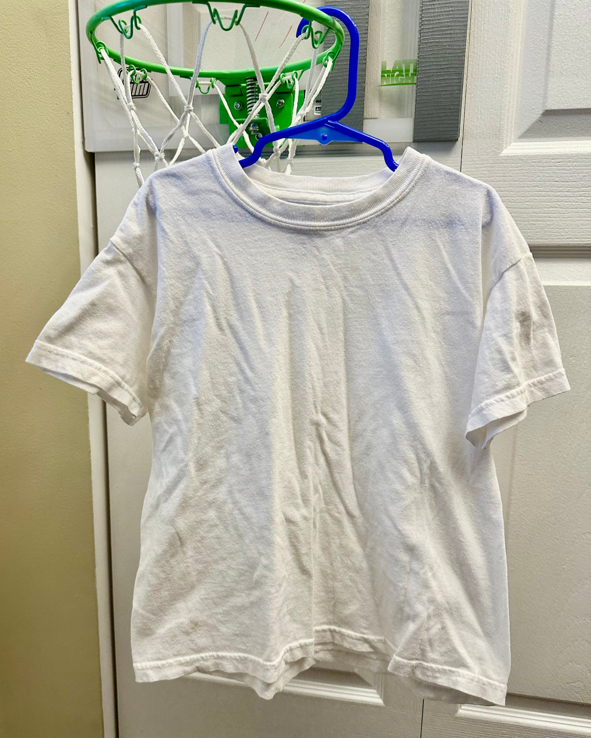 White under shirt PC Good for under sports - size Youth - 8 (M)