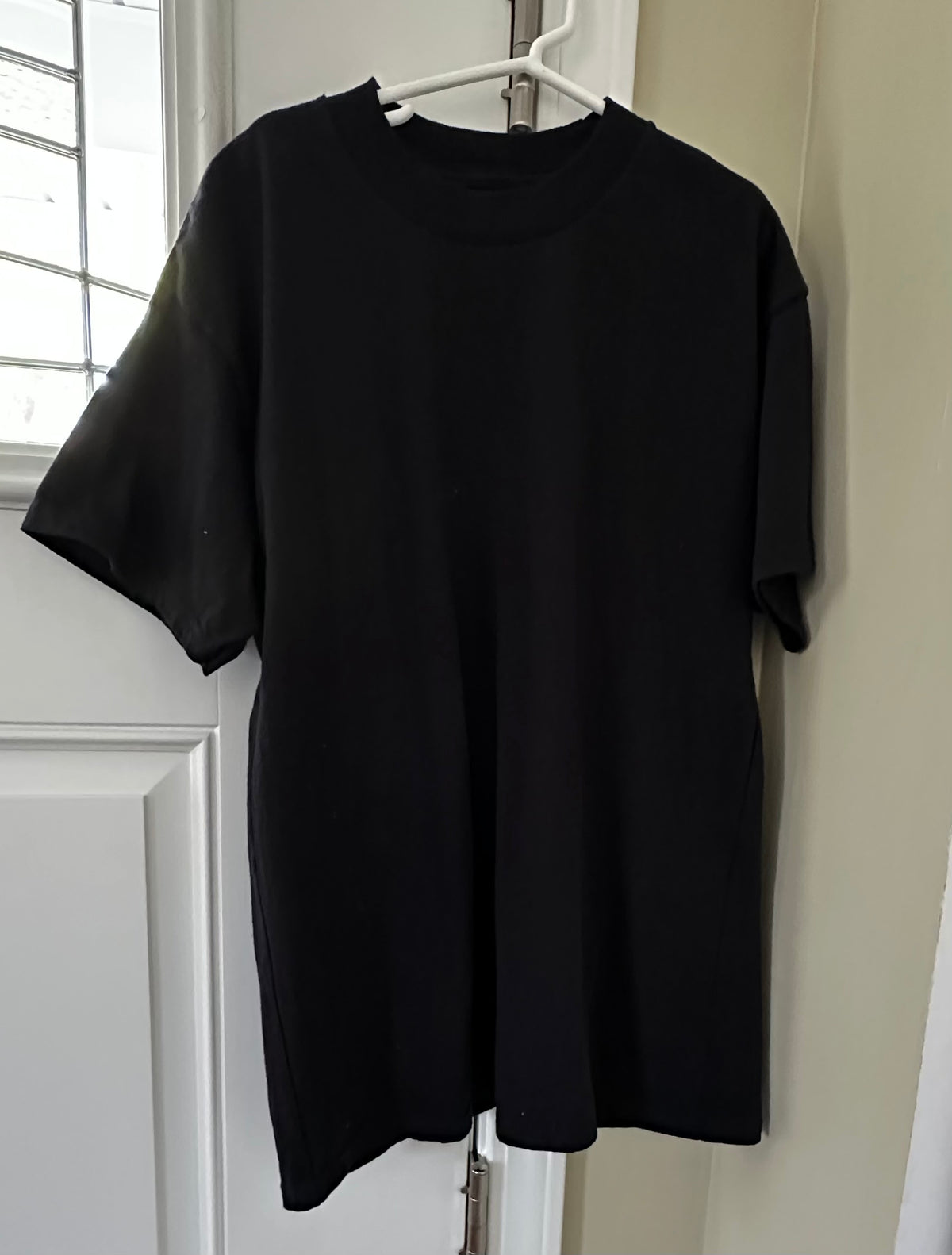 Black Hanes shirt EuC Maybe worn 1-2 times - size Youth - 10 (L)