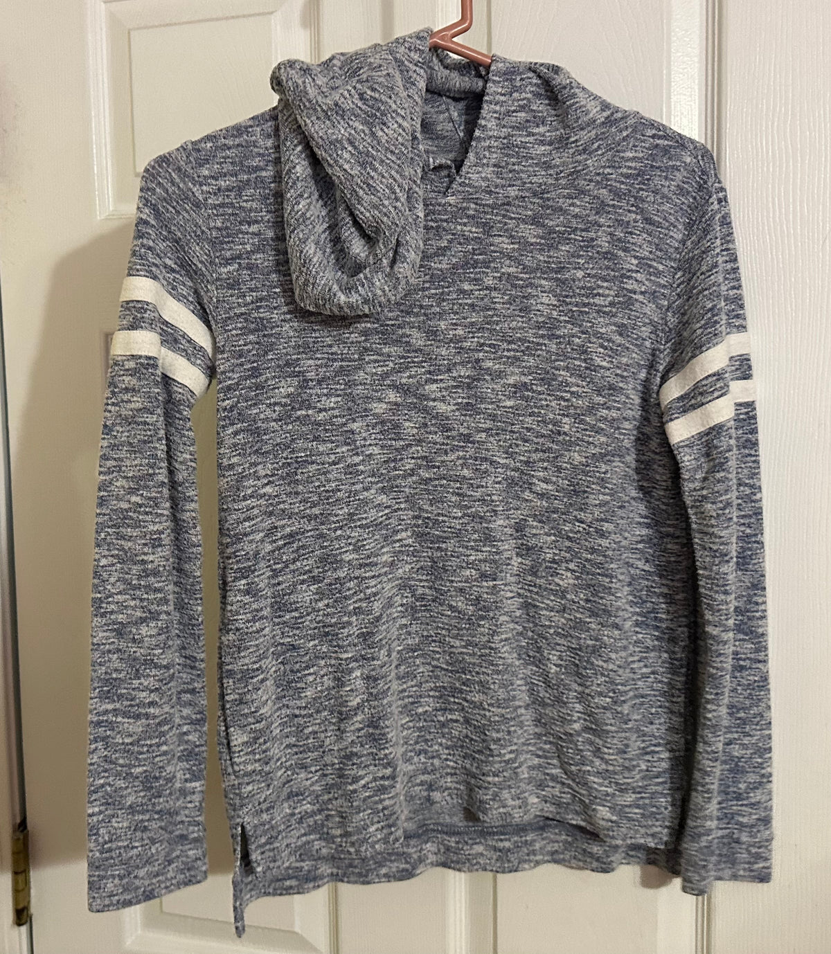 12-14 bluish gray hoodie Rayon/poly/ span, EUC - size Youth - 12 (L)
