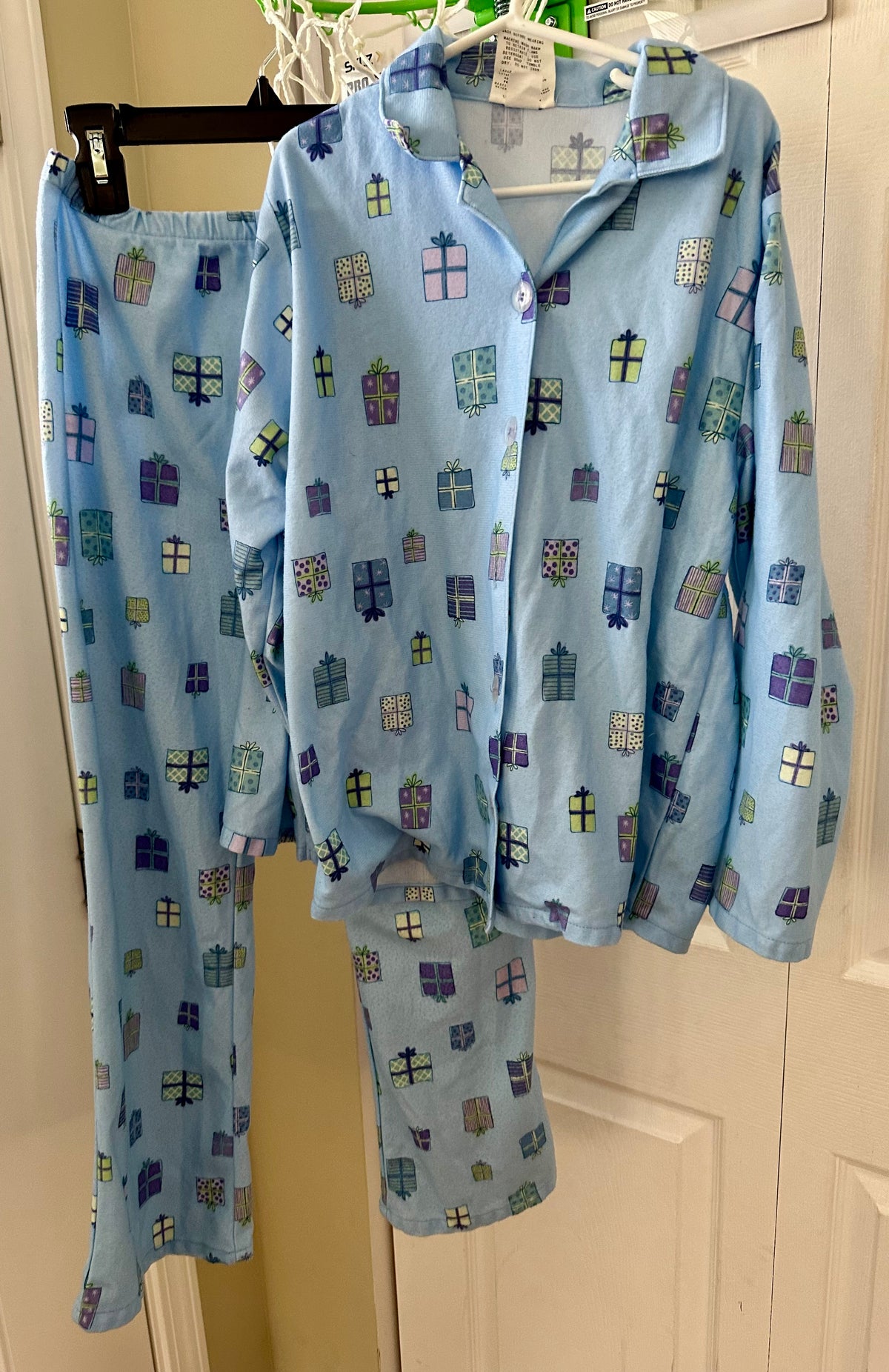 Blue present pjs VGUC Very small marker dot - size Youth - 10 (L)