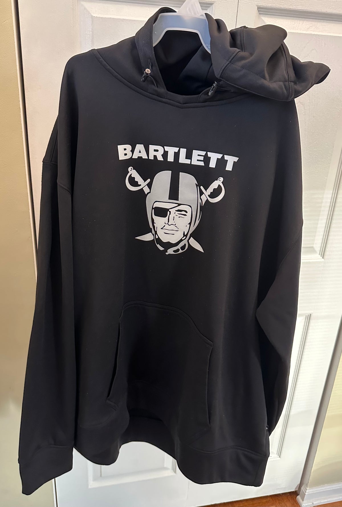 Bartlett Raiders hoodie Like new cond. Football - size Teen/Men - XXL (44-46)