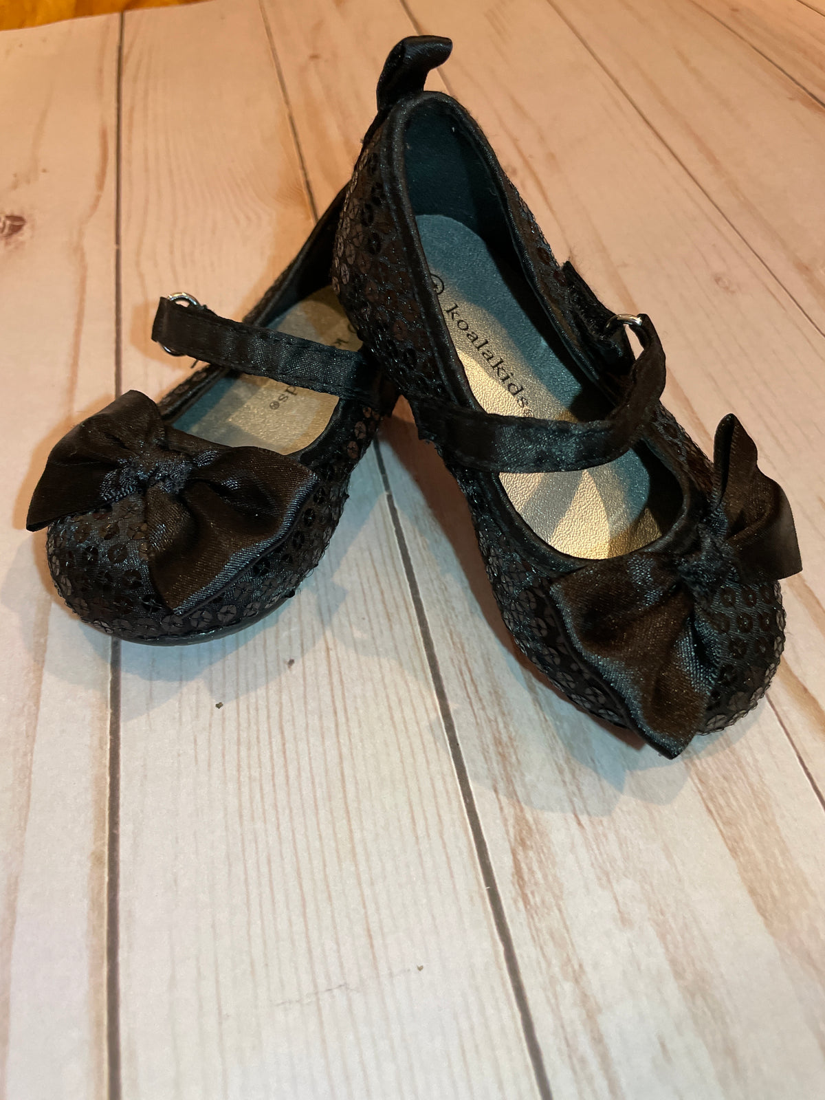 Koala Kids Black Sequin Dress Shoes with Bow - size Shoes - Toddler 4