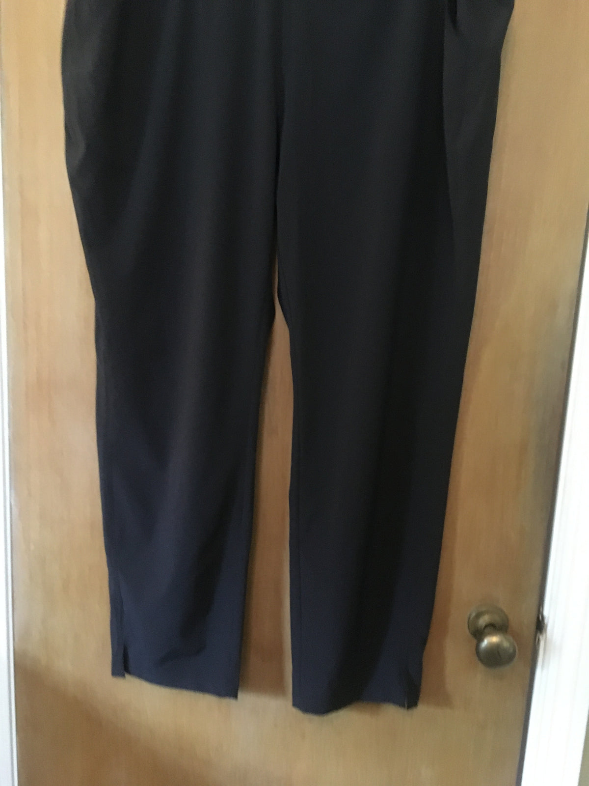Eddie Bauer black 2 front pockets, 1 back - size Women - XL (16/18)