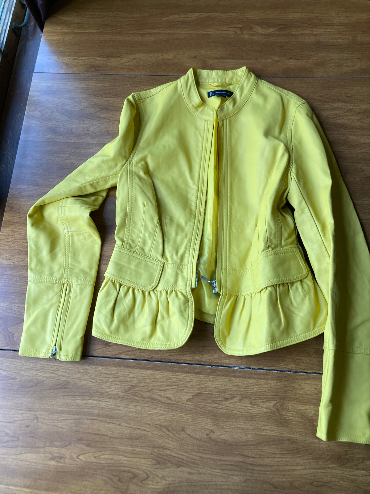 yellow jacket pockets zipper front/not leather - size Women - XS (0/2)