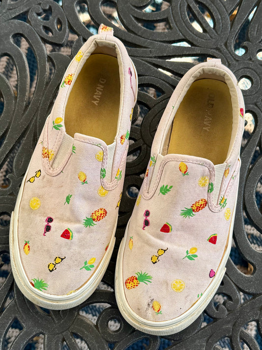 Old Navy pink shoes - fruit theme - size Shoes - Kids 5