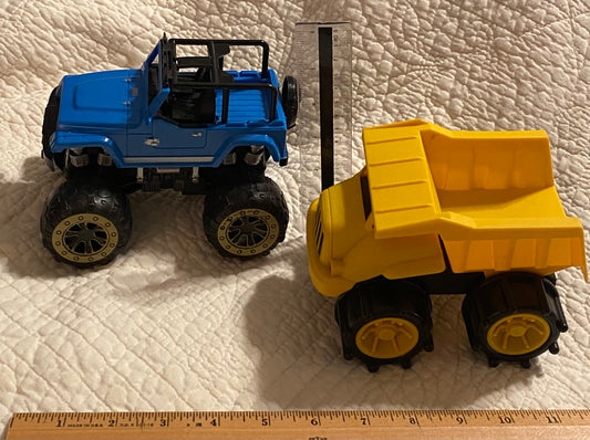 Lot of 2 plastic rolling Vehicles 1 blue Jeep &
