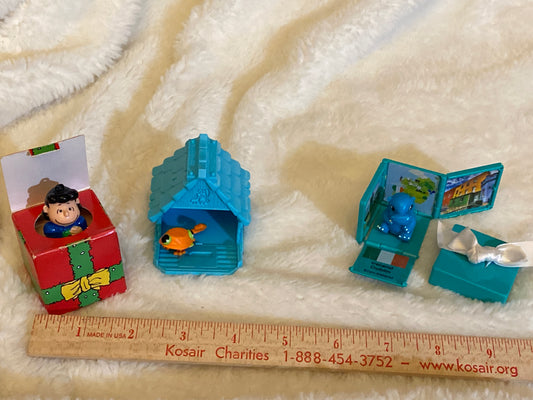 Toys in small boxes Animal jam/Lucy/Dublin