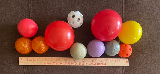 Lot of plastic balls
