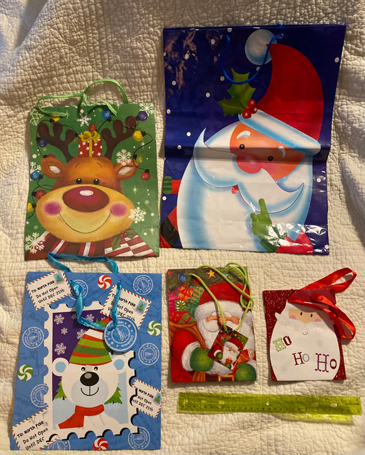Lot of 5 used Christmas gift bags