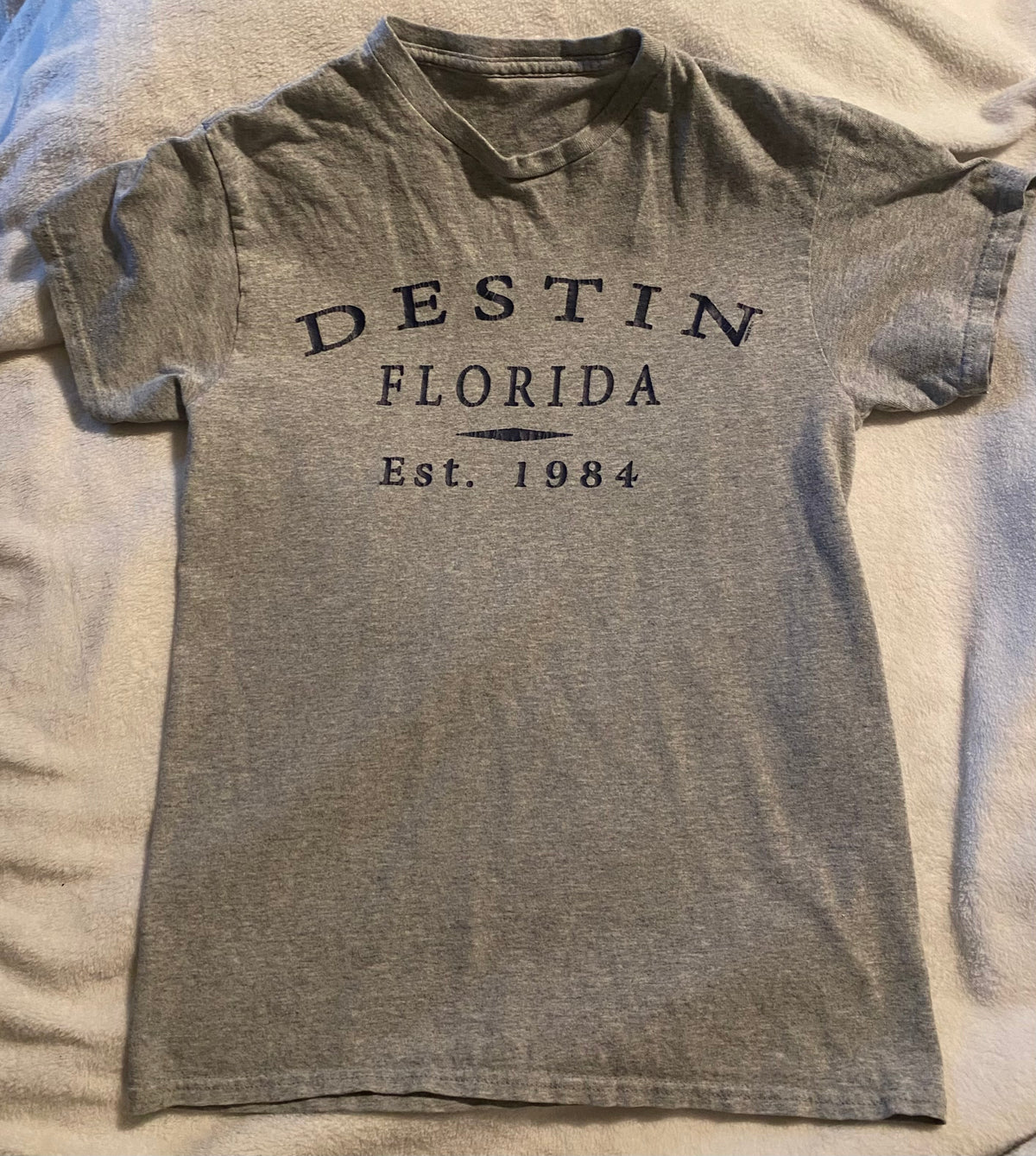 Destin FL est 1984 Gray t shirt - size Teen/Men - XS (26-28)