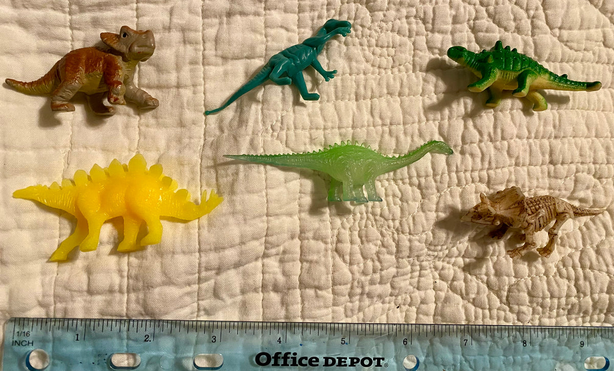 Lot of 6 small Dinosaurs