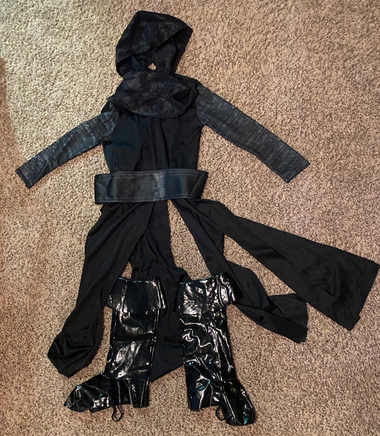 Star Wars costume does Not have pants has belt - size Youth - 7 (S)