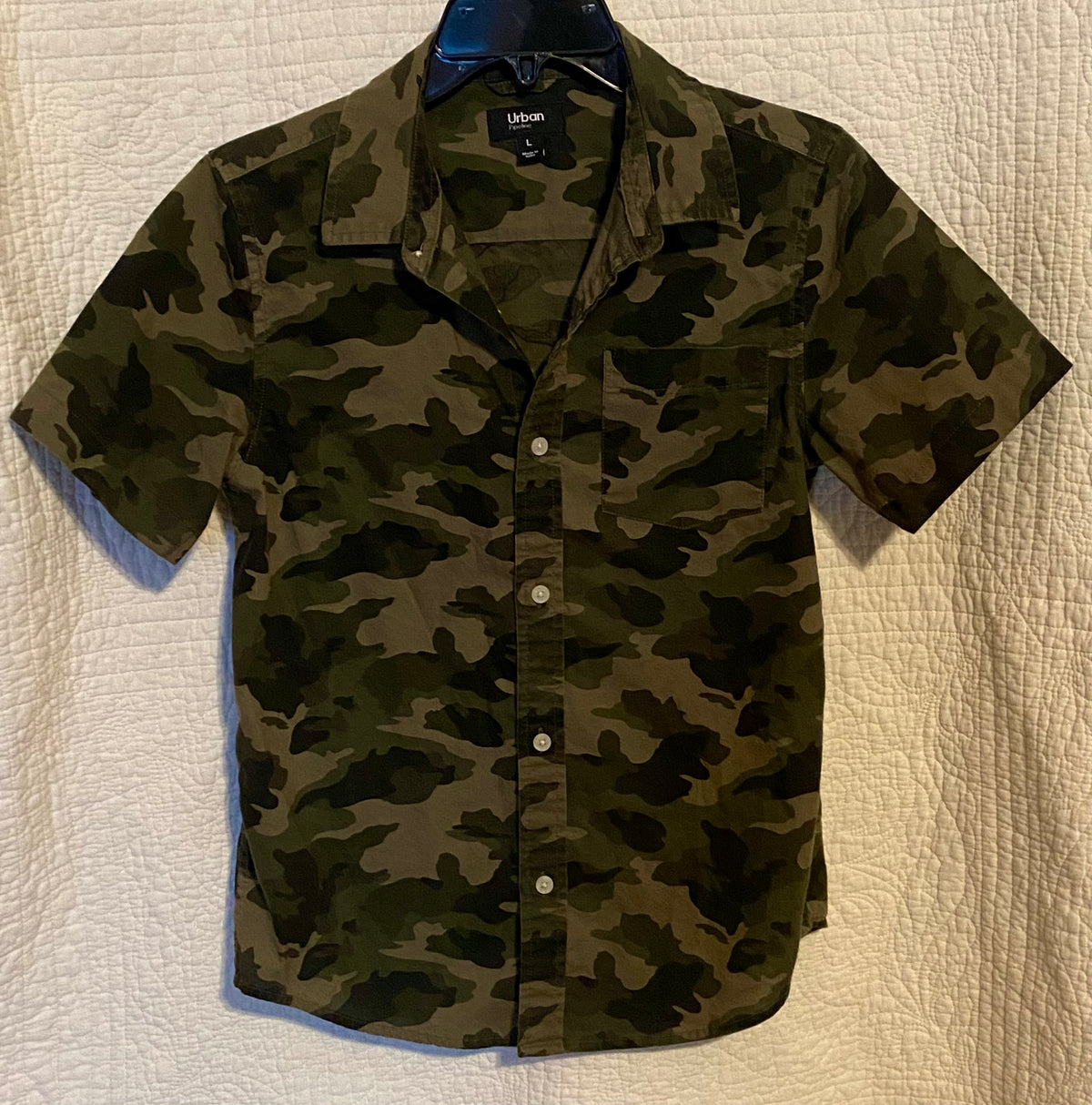 Urban pipeline camo Army green shirt Button - size Youth - 10 (L)