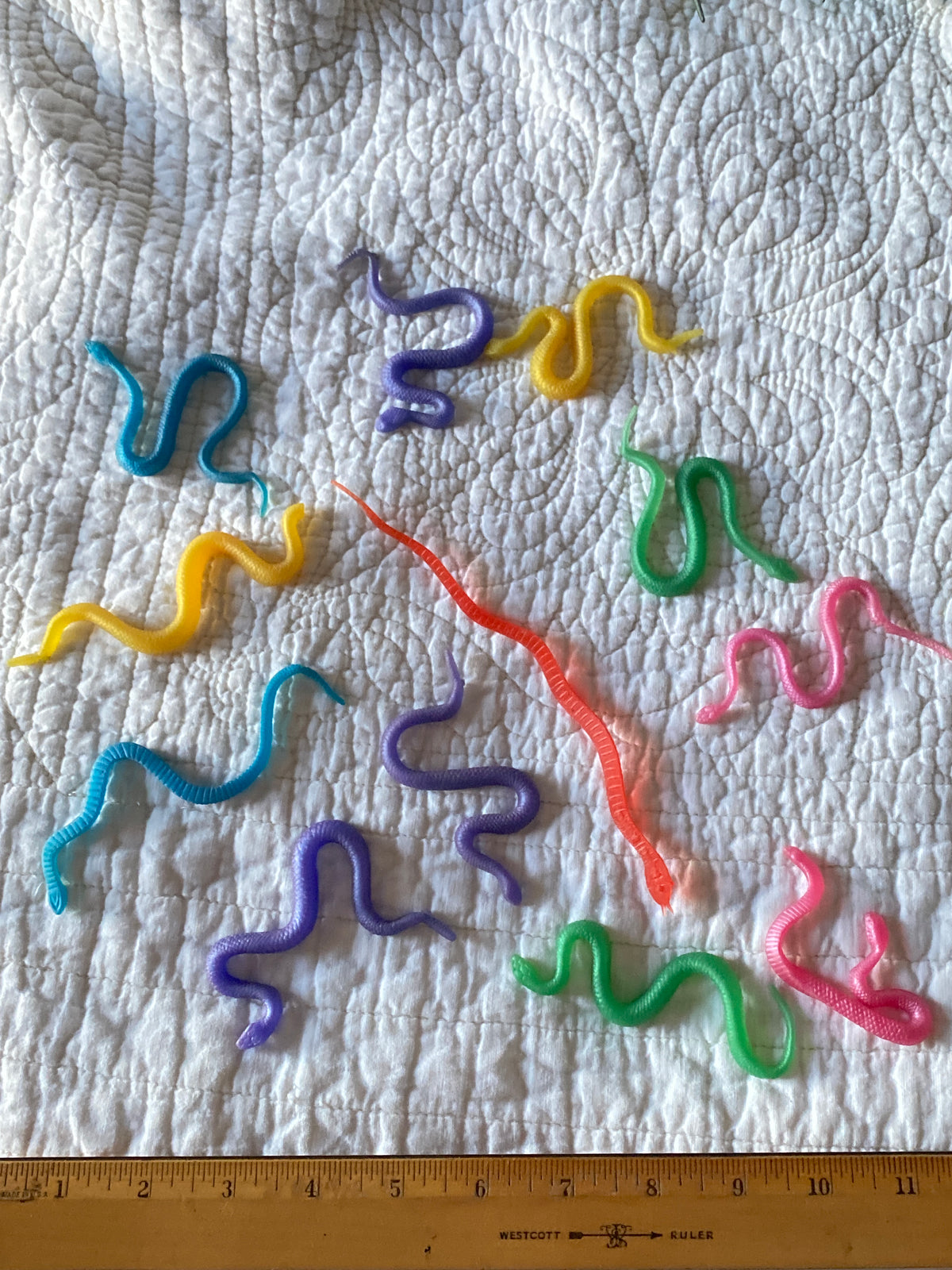 Lot of 12 rubber Snakes