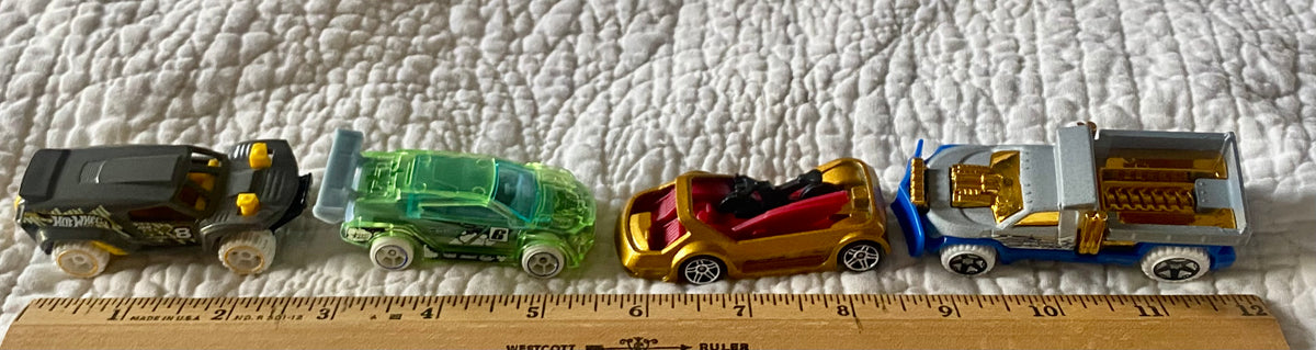 Lot of 4 matchbox Hot wheels vehicles