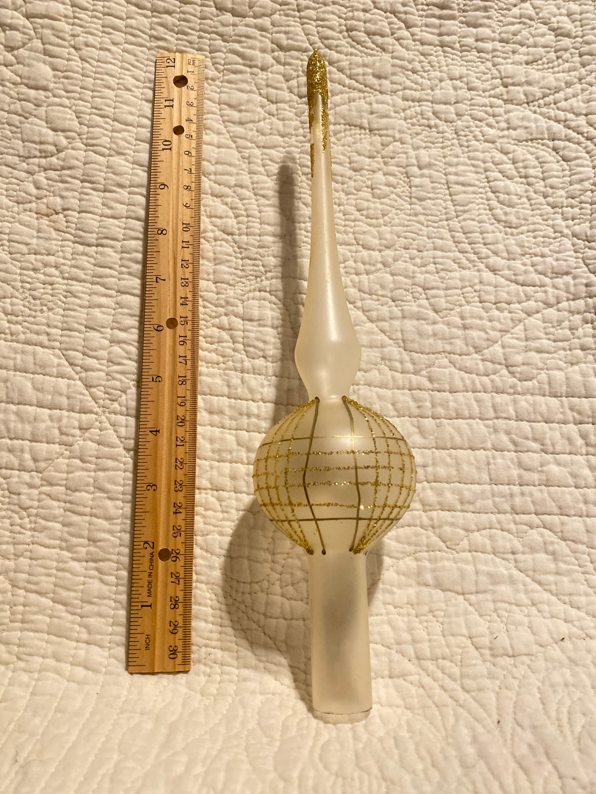 Decorative tree Topper made of glass