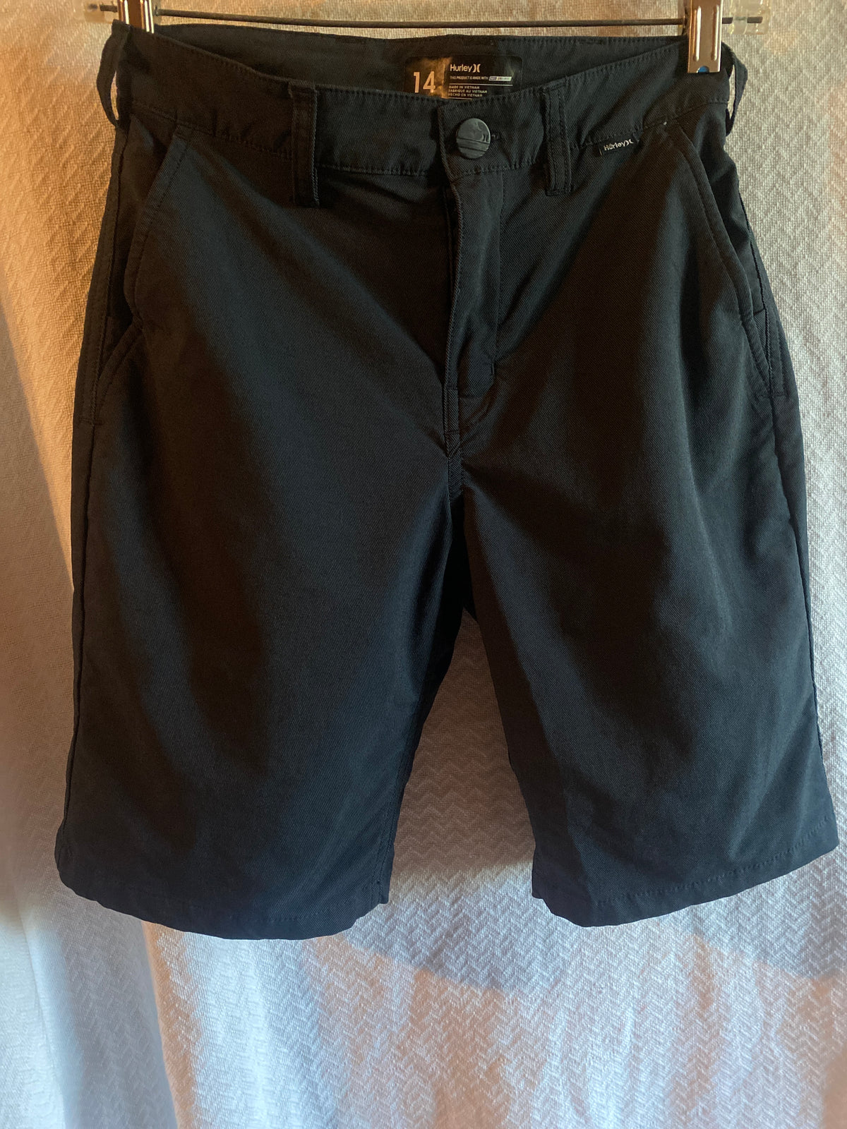 Hurley dark grey Dresser shorts w button - size Youth - 14 (XL)