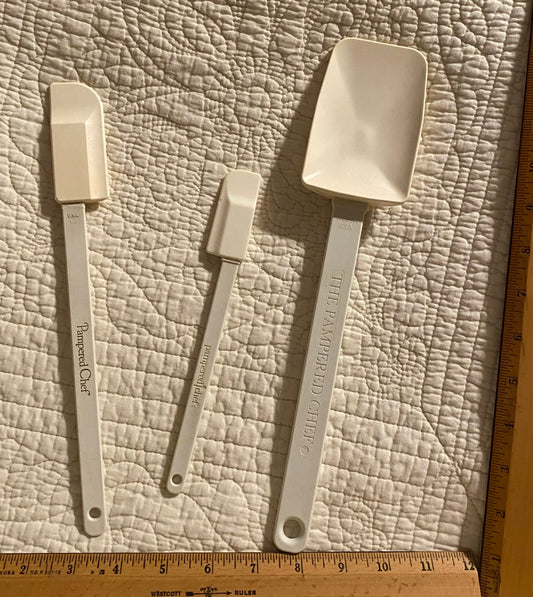 Pampered chef lot of 3 Rubber Spatulas differen