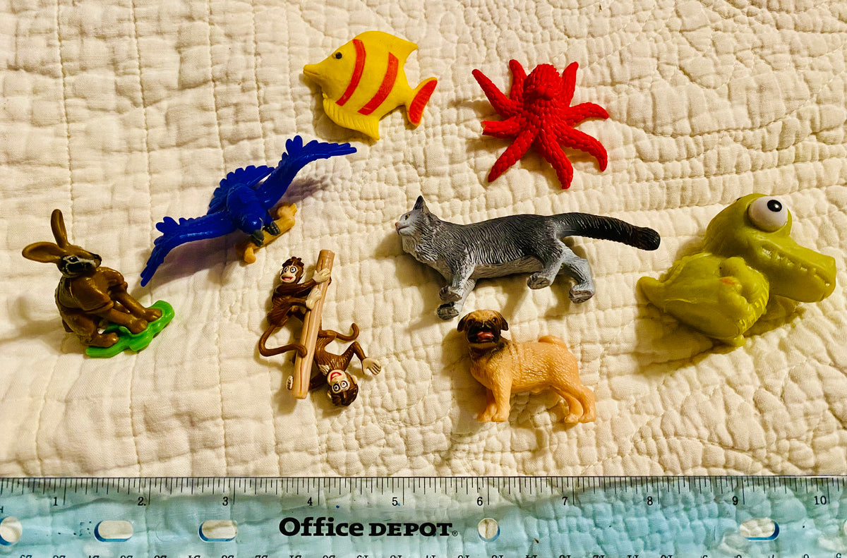 Lot of 8 smaller 2 kinderjoy macaw&rabbit
