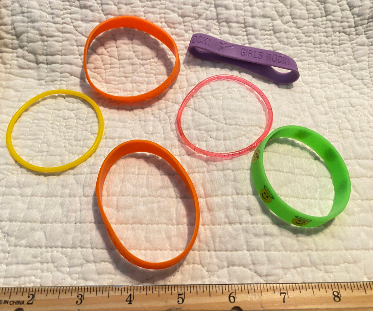 Lot of 6 rubber Bracelet's variety