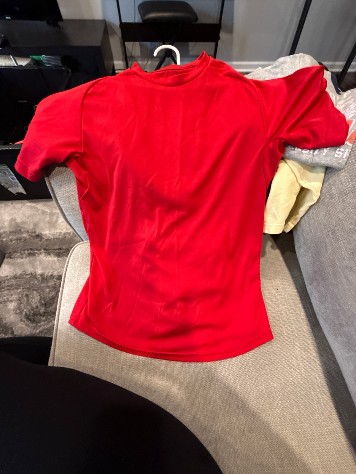 Red dry fit - size Youth - 8 (M)