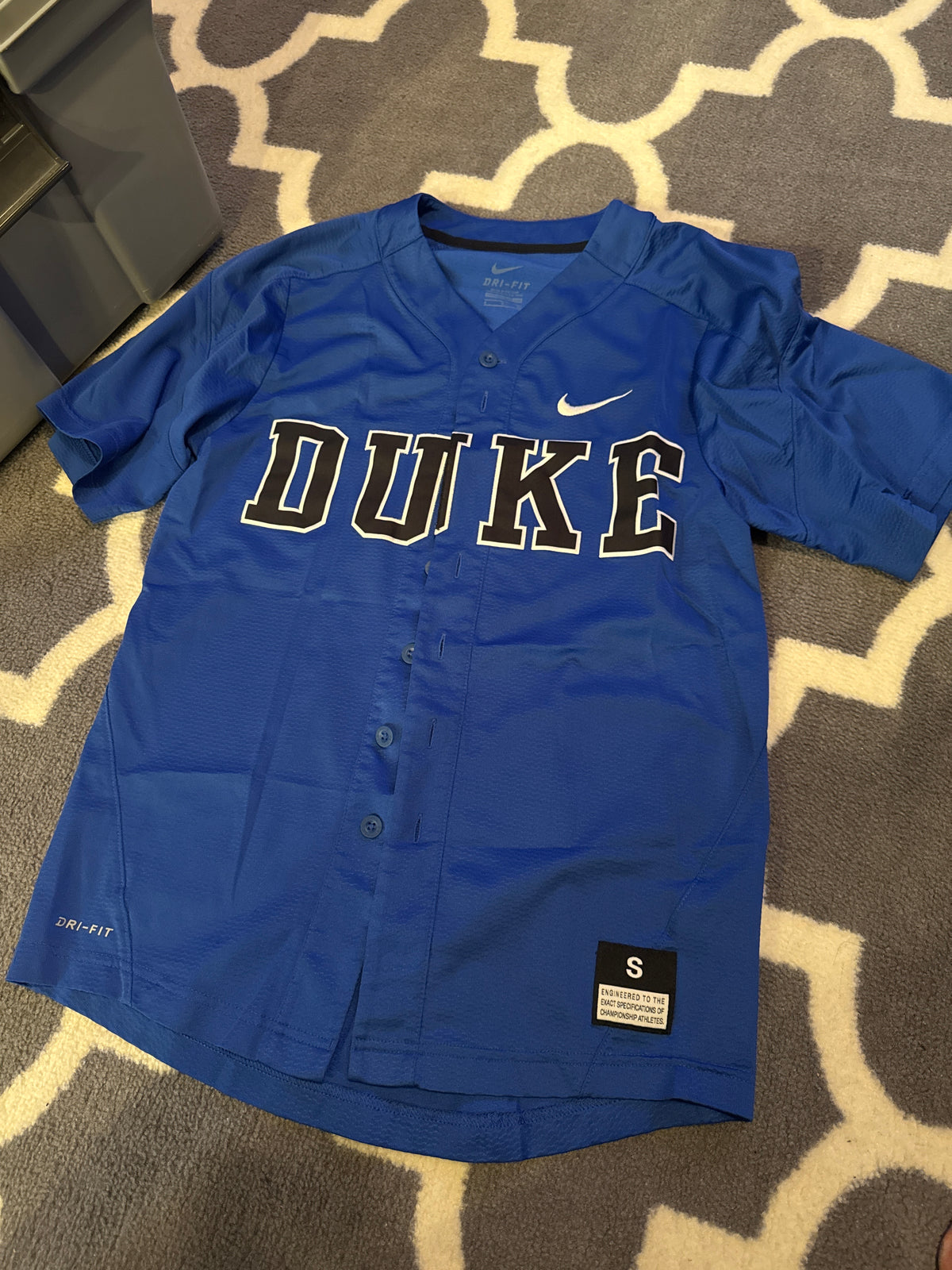 Blue Nike Duke - size Teen/Men - S (29-31)