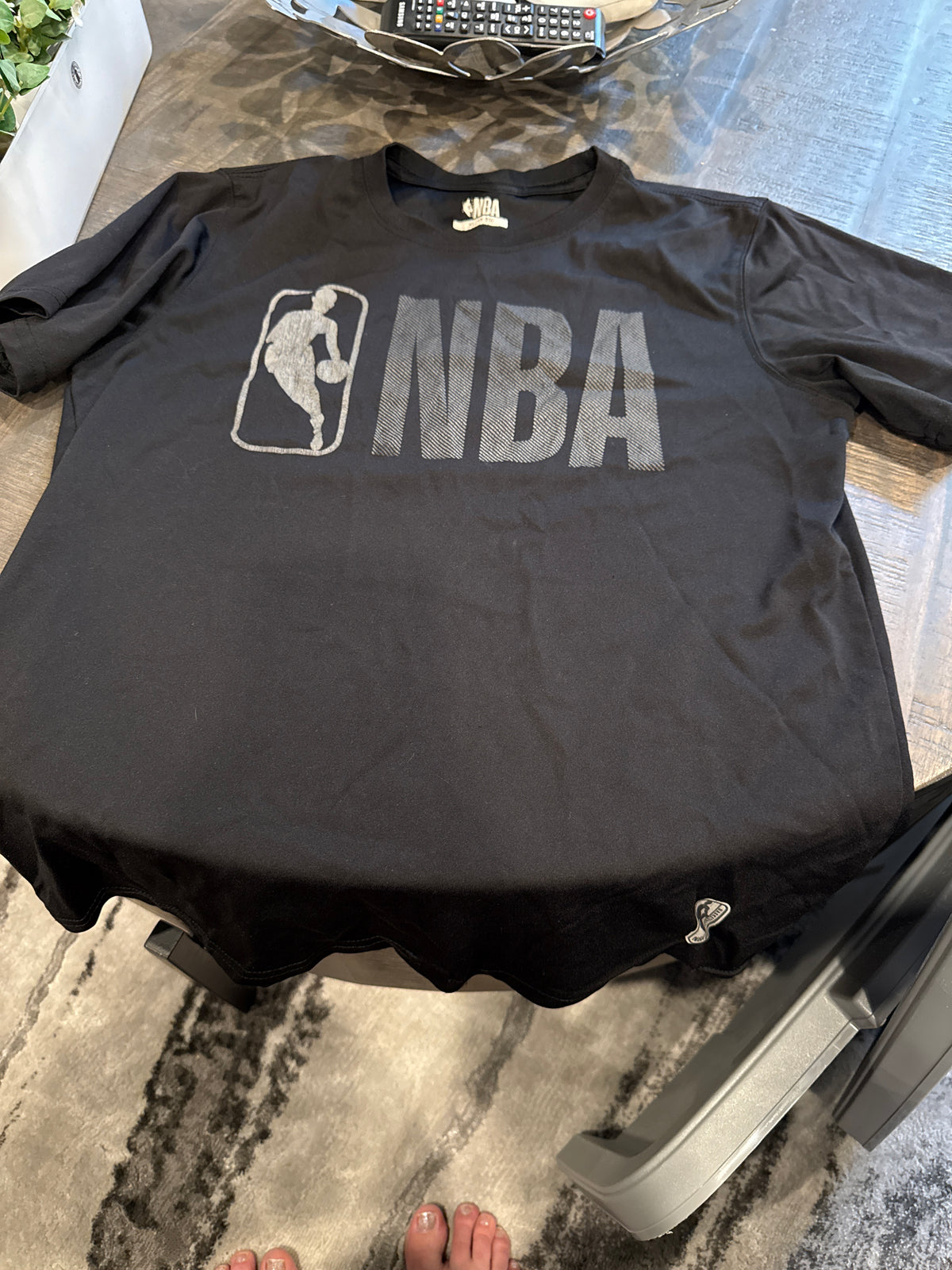 Black NBA shirt - size Youth - 14 (XL)