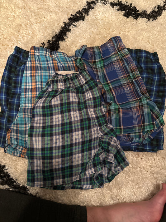 5 pairs of plaid boxers - size Youth - 8 (M)
