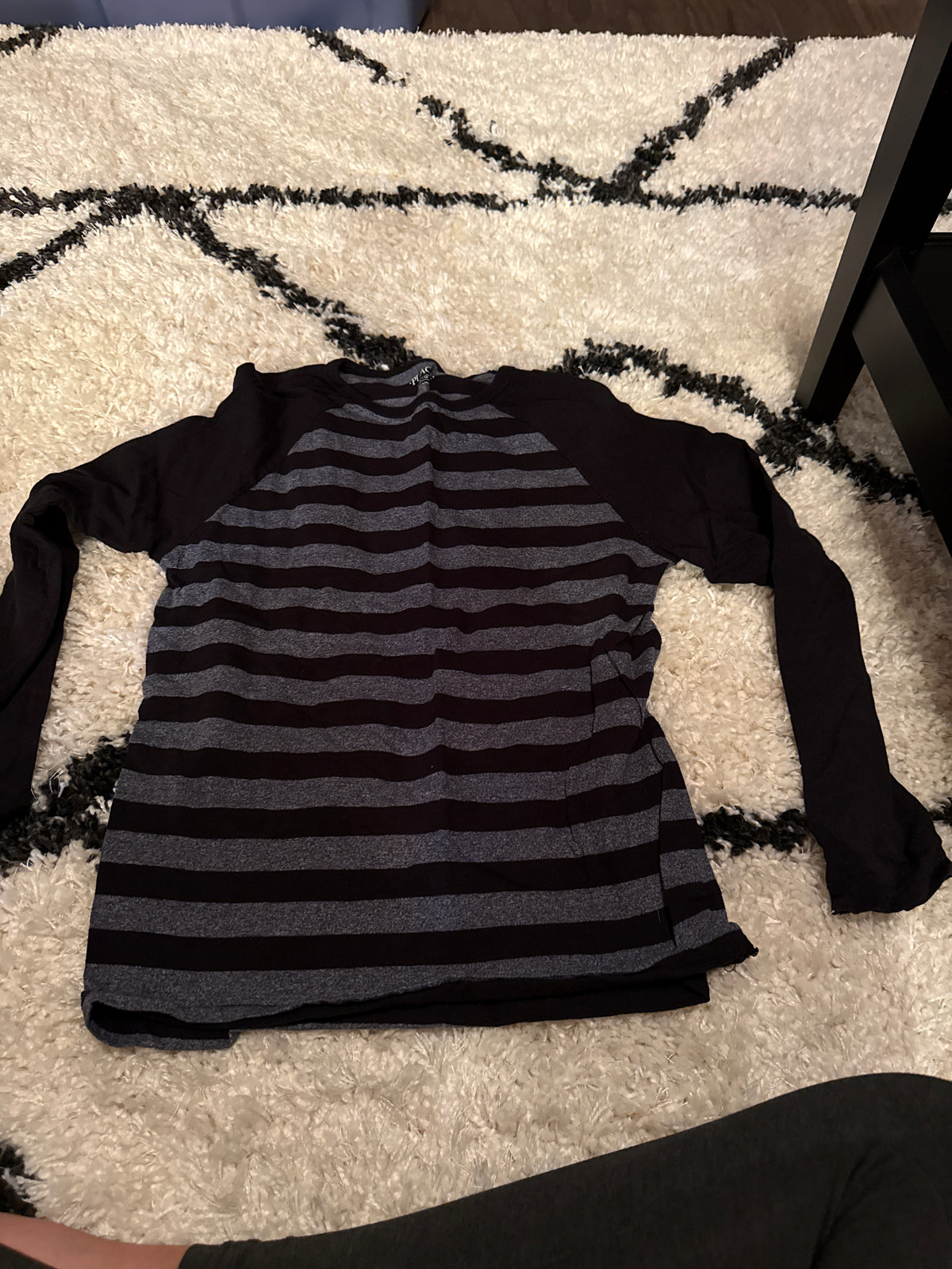 Black and gray stripes - size Youth - 14 (XL)