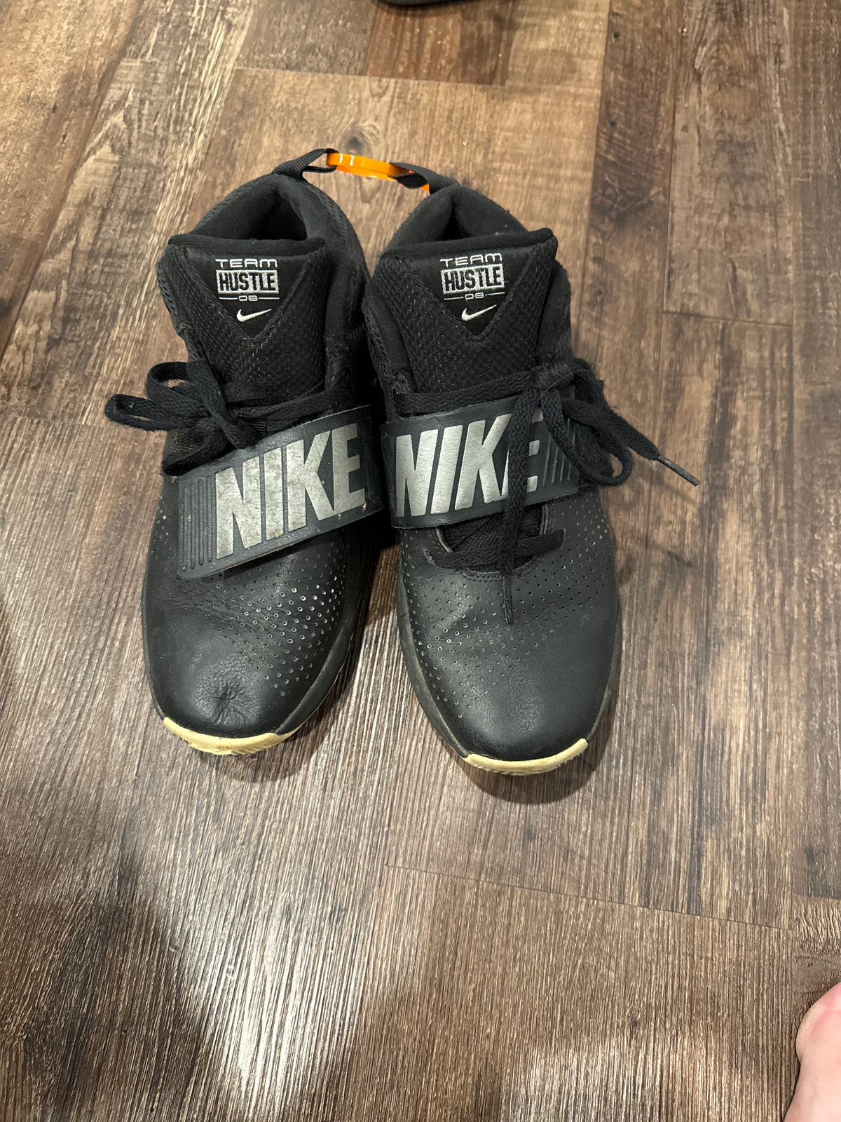 Black Nike basketball - size Shoes - Kids 7