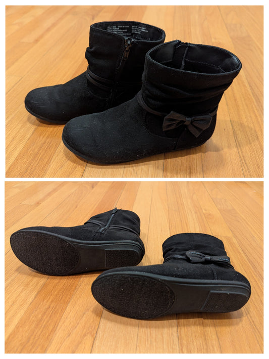 Black ankle boots -zip up w/bows - size Shoes - Kids 4