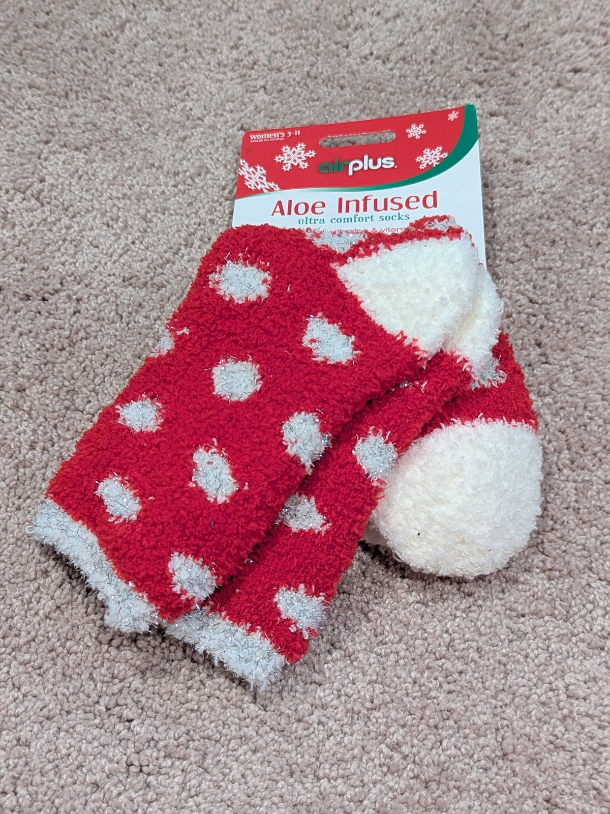 New! Aloe infused Comfort socks size 5-11