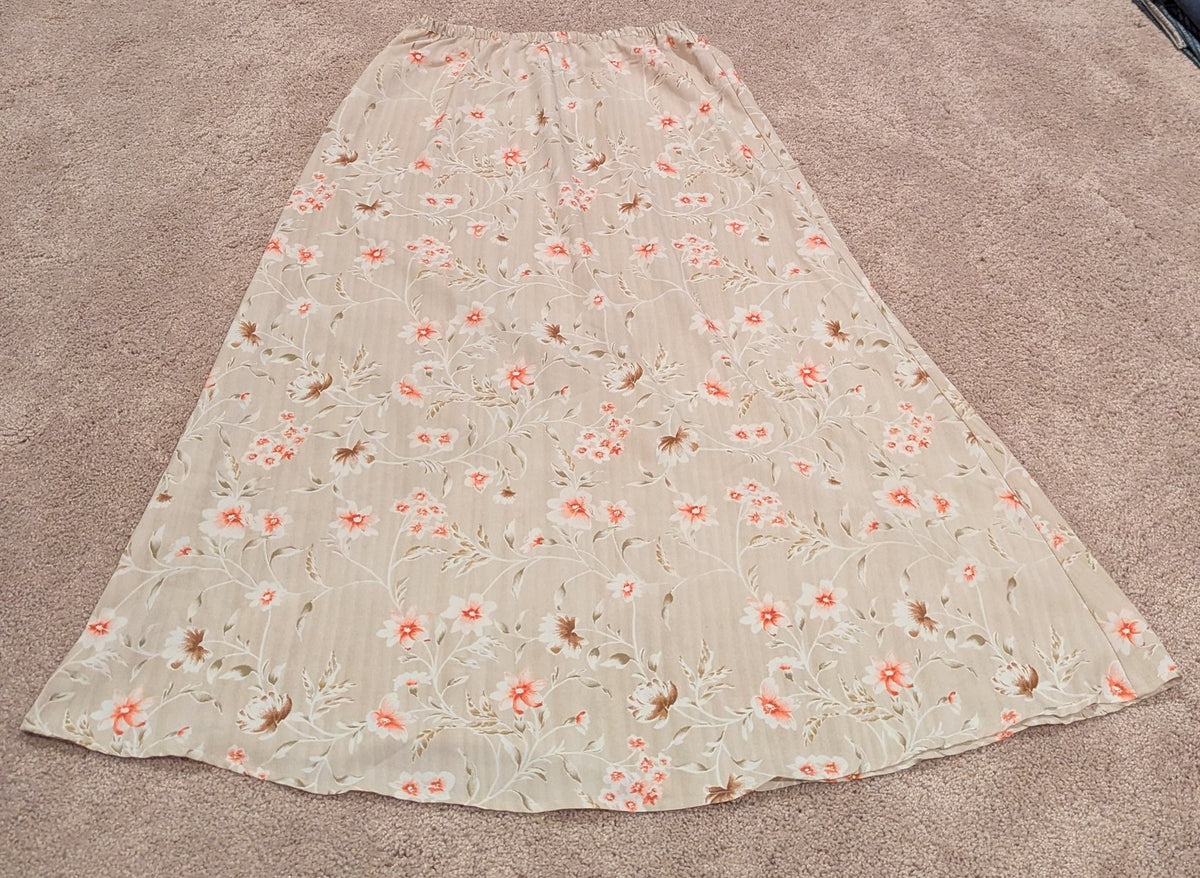 Tan floral long skirt *approx 35 long - size Women - M (8/10)